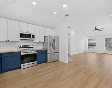 312 Cole Street - Photo Thumbnail 11