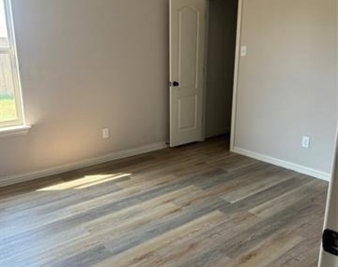 236 Archer Way - Photo Thumbnail 18