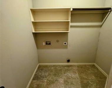 236 Archer Way - Photo Thumbnail 25