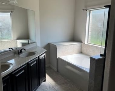 236 Archer Way - Photo Thumbnail 17