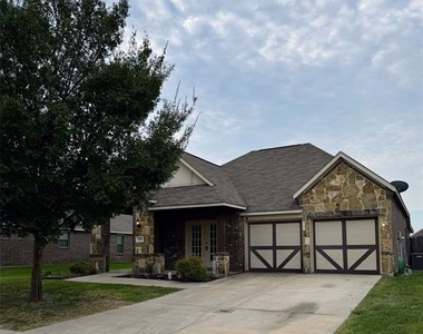 236 Archer Way - Photo Thumbnail 1