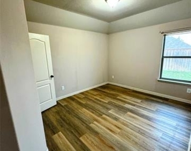 236 Archer Way - Photo Thumbnail 24