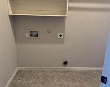 236 Archer Way - Photo Thumbnail 13