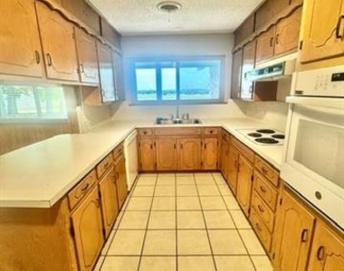 938 County Rd 3341 - Photo Thumbnail 3
