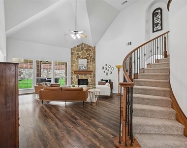 800 Texana Drive - Photo Thumbnail 2
