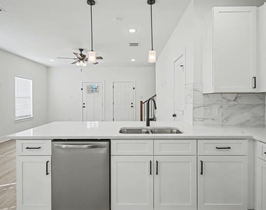 3163 Karen Street - Photo Thumbnail 5