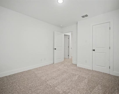 3163 Karen Street - Photo Thumbnail 16