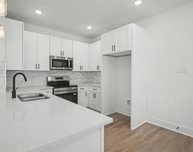 3163 Karen Street - Photo Thumbnail 3