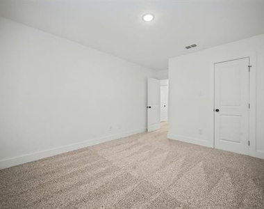 3163 Karen Street - Photo Thumbnail 13