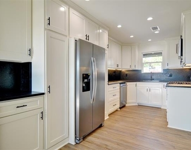 5549 Sam Calloway Road - Photo Thumbnail 8