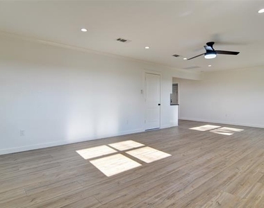 5549 Sam Calloway Road - Photo Thumbnail 14