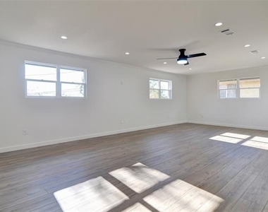 5549 Sam Calloway Road - Photo Thumbnail 12
