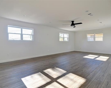5549 Sam Calloway Road - Photo Thumbnail 11