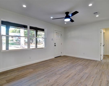 5549 Sam Calloway Road - Photo Thumbnail 7