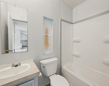 6205 N Highland Circle - Photo Thumbnail 11