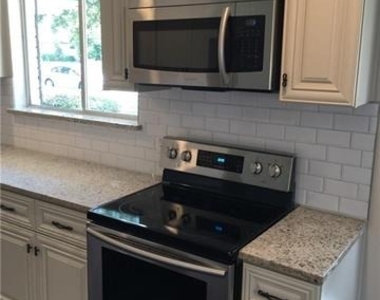2521 Brennan Drive - Photo Thumbnail 2