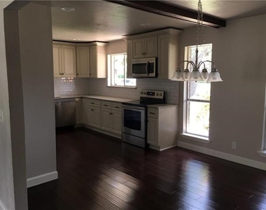 2521 Brennan Drive - Photo Thumbnail 4