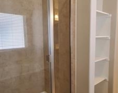 929 Lake Woodland Drive - Photo Thumbnail 14