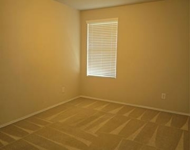 5750 Crestwood Drive - Photo Thumbnail 14