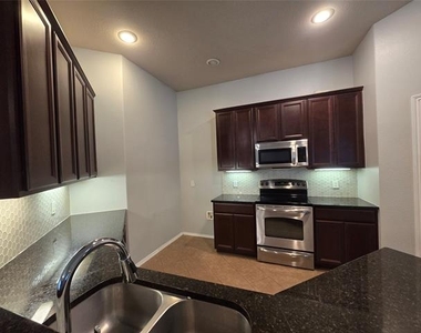 5750 Crestwood Drive - Photo Thumbnail 7