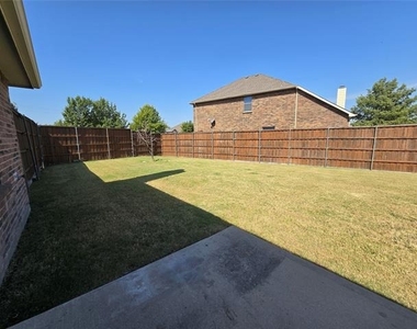 5750 Crestwood Drive - Photo Thumbnail 16