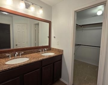 5750 Crestwood Drive - Photo Thumbnail 12