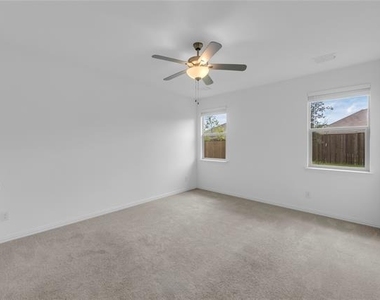 8425 Honeylocust Street - Photo Thumbnail 21