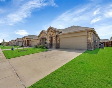 8425 Honeylocust Street - Photo Thumbnail 30