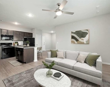 2551 N Guadalupe Street - Photo Thumbnail 2