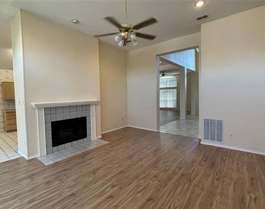 1409 Burlington Drive - Photo Thumbnail 7