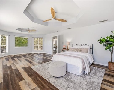 2700 Solar Court - Photo Thumbnail 20
