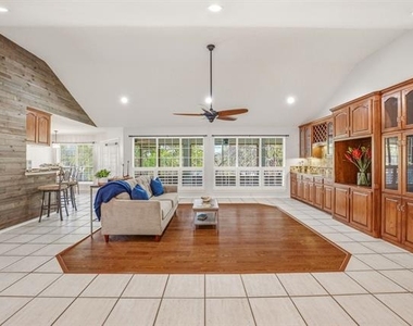 2700 Solar Court - Photo Thumbnail 3