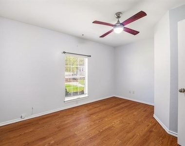 2700 Solar Court - Photo Thumbnail 7