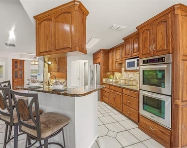 2700 Solar Court - Photo Thumbnail 16