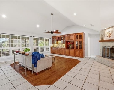 2700 Solar Court - Photo Thumbnail 4