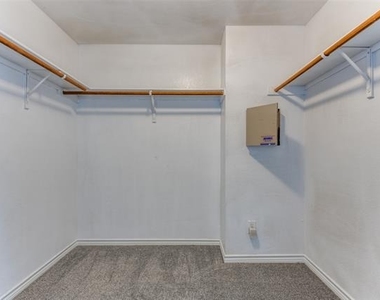 312 Stanford - Photo Thumbnail 10