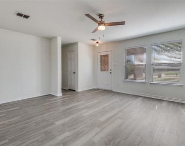 312 Stanford - Photo Thumbnail 20
