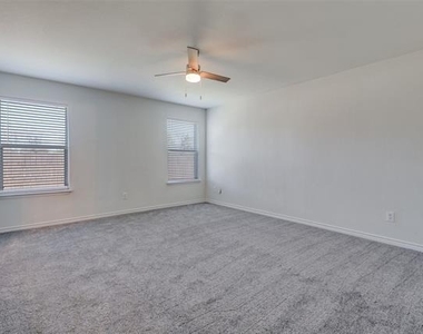 312 Stanford - Photo Thumbnail 7