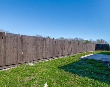 312 Stanford - Photo Thumbnail 15