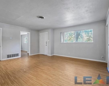 1917 Jacqueline Drive - Photo Thumbnail 3