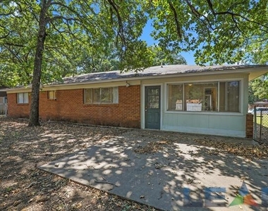 1917 Jacqueline Drive - Photo Thumbnail 21