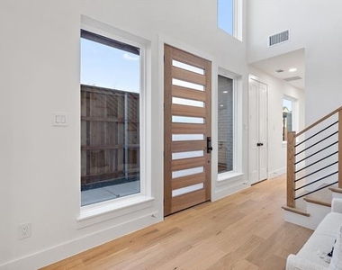 2348 Wycliff Avenue - Photo Thumbnail 6