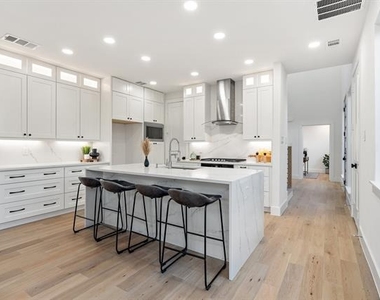 2348 Wycliff Avenue - Photo Thumbnail 13