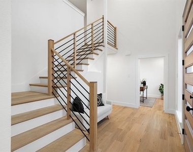 2348 Wycliff Avenue - Photo Thumbnail 7