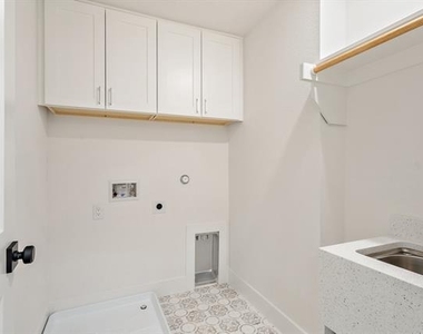 2348 Wycliff Avenue - Photo Thumbnail 33