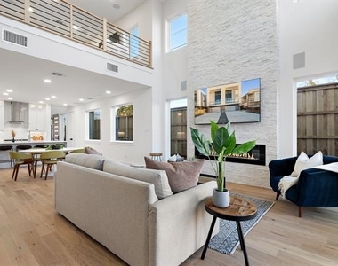 2348 Wycliff Avenue - Photo Thumbnail 11