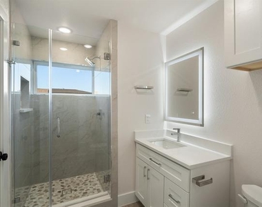 2348 Wycliff Avenue - Photo Thumbnail 25