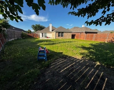2616 Pennington Drive - Photo Thumbnail 7