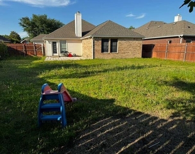 2616 Pennington Drive - Photo Thumbnail 8