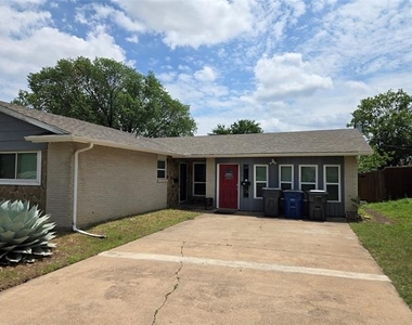 624 Oceanview Drive - Photo Thumbnail 2